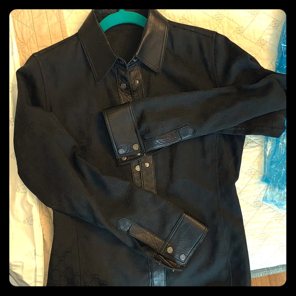 Gucci blouse with leather collar and cuffs